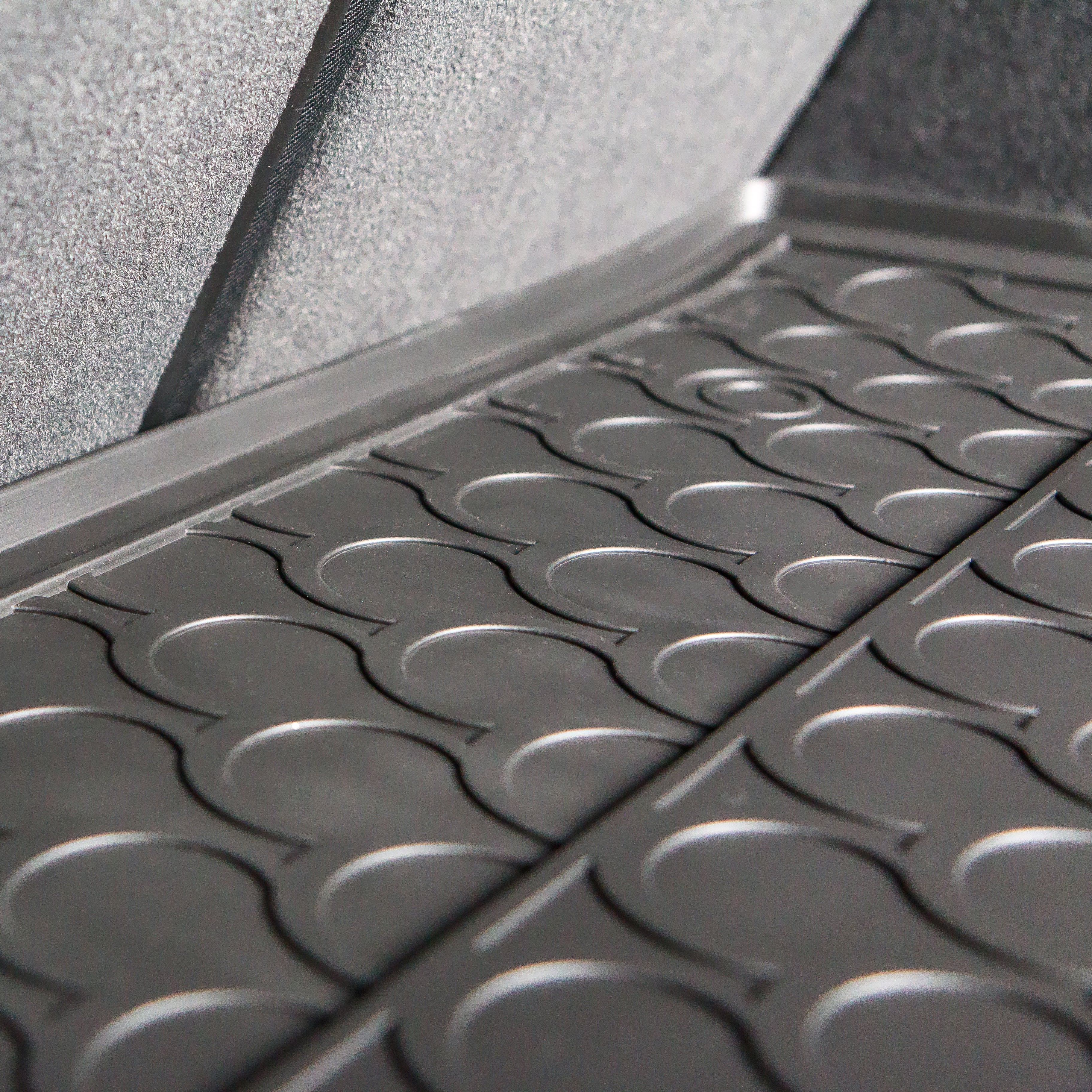 Hyundai Tucson 2021+ Upper Shelf With Sub Woofer Moulded Rubber Boot Mat - Image 4