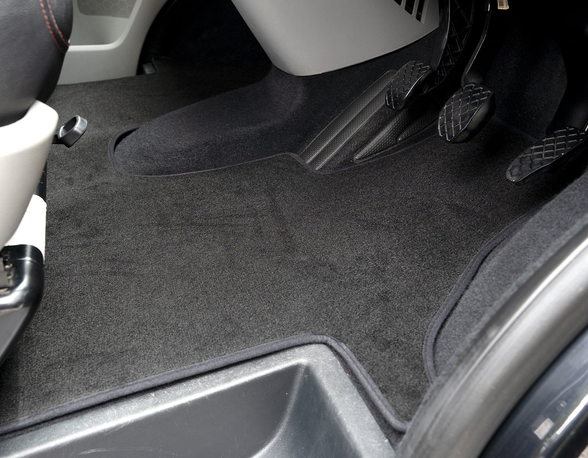 Vauxhall Vivaro 9 seat Minibus 2001-2014 Minibus Mats (full set) - Image 3