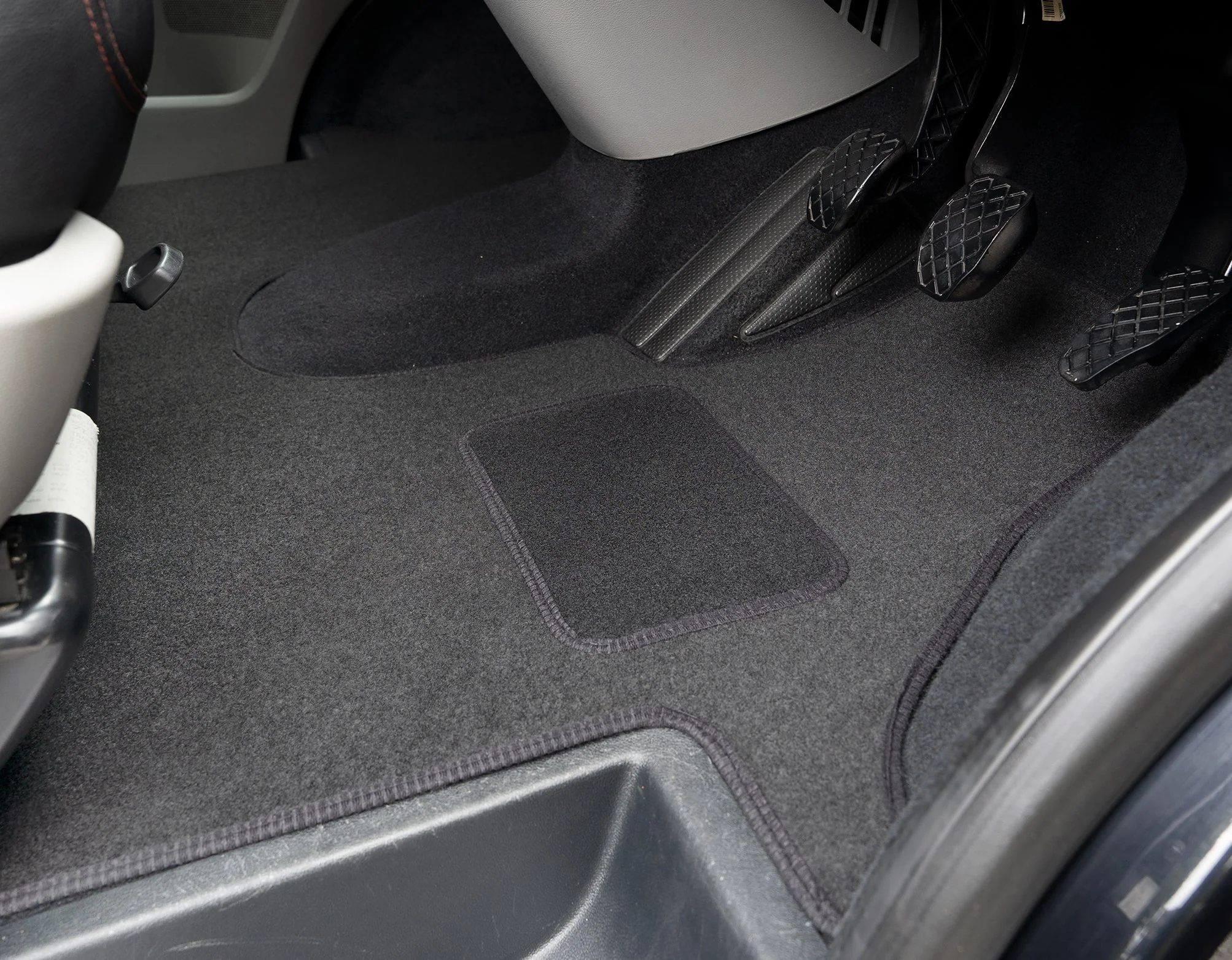 Vauxhall Vivaro 9 seat Minibus 2001-2014 Minibus Mats (full set) - Image 5