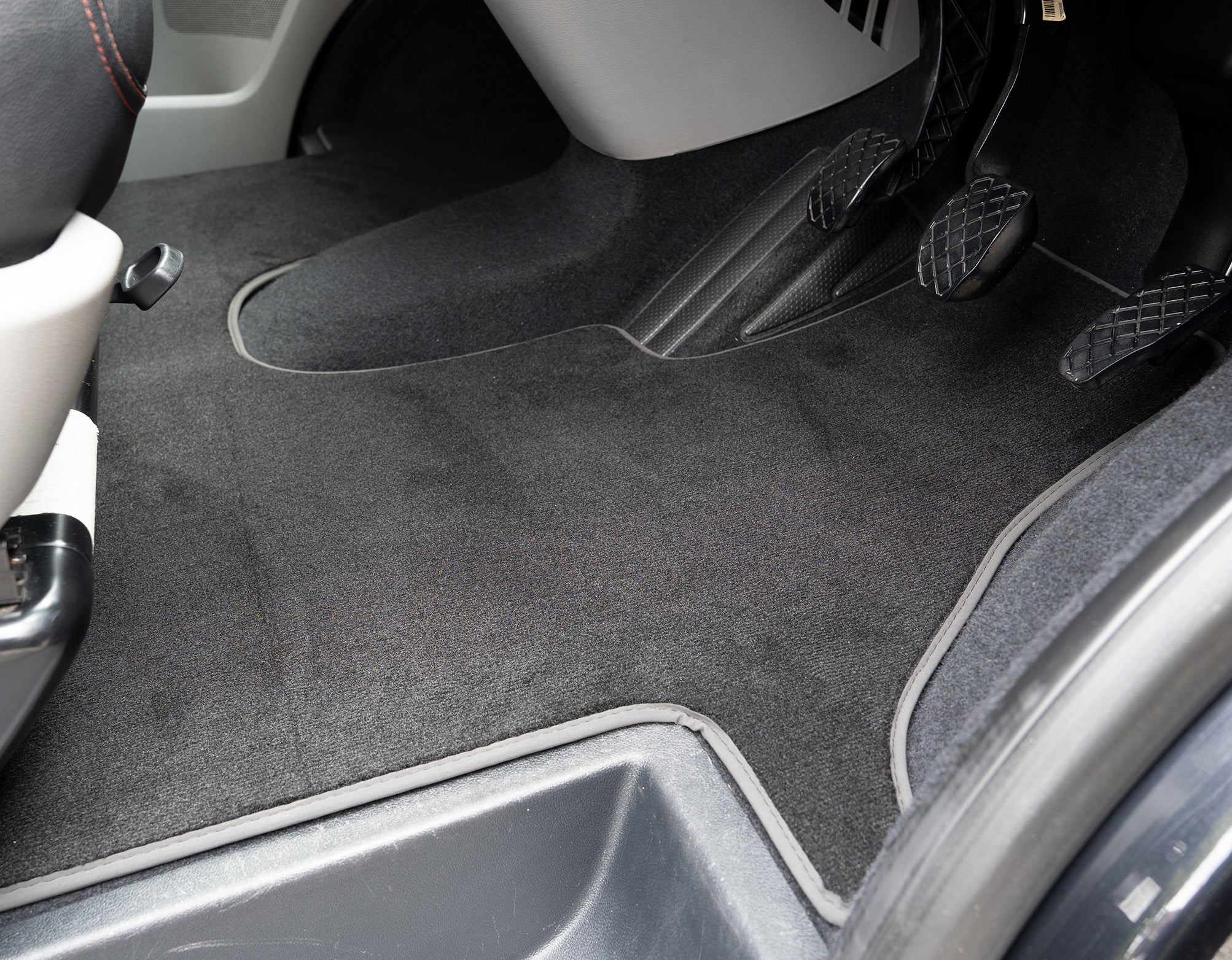 Volkswagen Transporter T6 Van 2015-2019 Van Mats (single side door, full bench rear) - Image 2